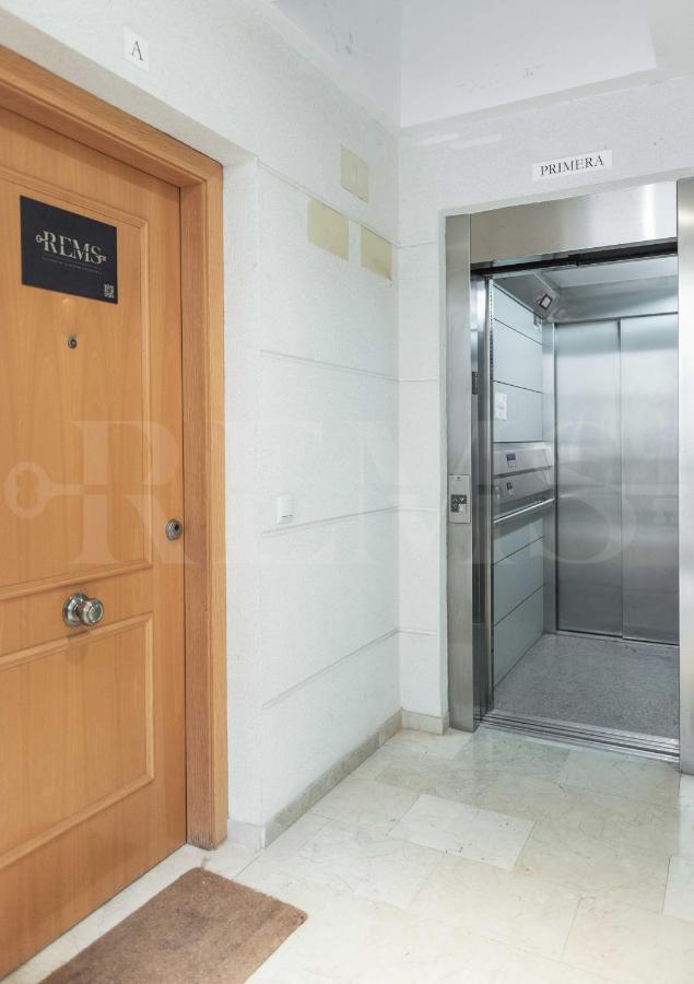 Lovely Duplex With Private Parking Near City Center By Rems 马拉加 外观 照片