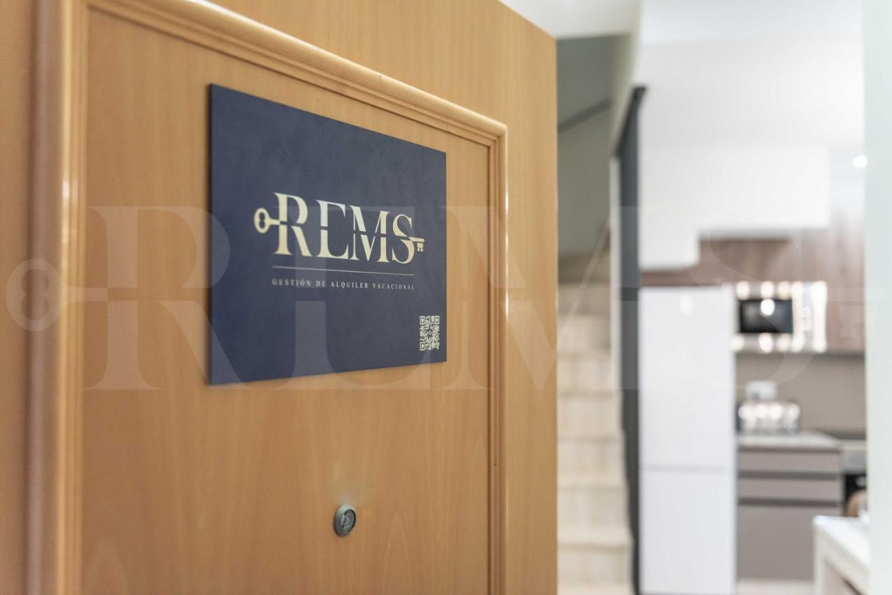 Lovely Duplex With Private Parking Near City Center By Rems 马拉加 外观 照片